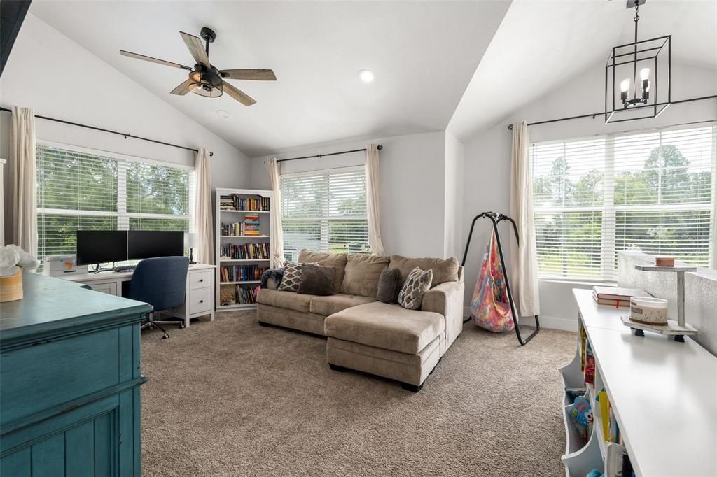 For Sale: $569,900 (4 beds, 2 baths, 2721 Square Feet)