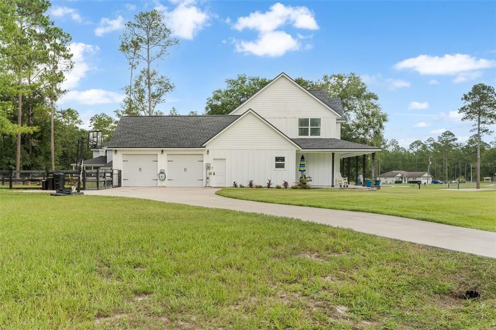 For Sale: $569,900 (4 beds, 2 baths, 2721 Square Feet)