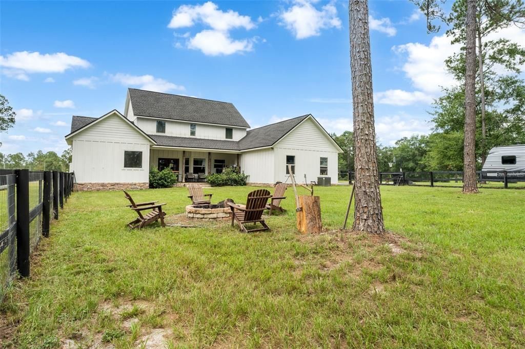 For Sale: $569,900 (4 beds, 2 baths, 2721 Square Feet)