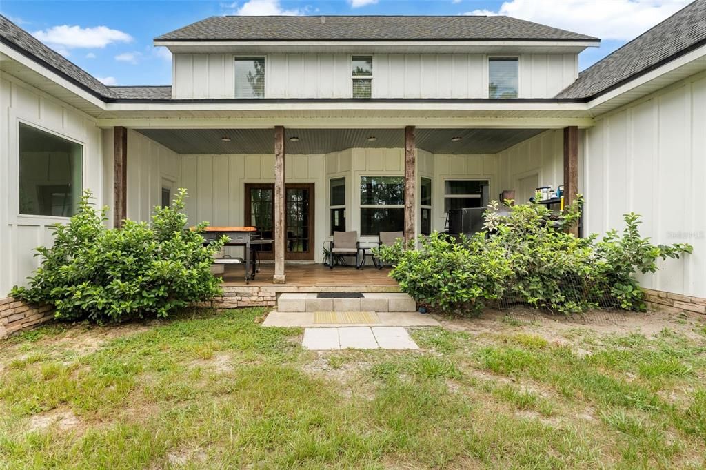 For Sale: $569,900 (4 beds, 2 baths, 2721 Square Feet)