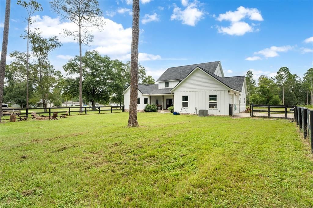 For Sale: $569,900 (4 beds, 2 baths, 2721 Square Feet)