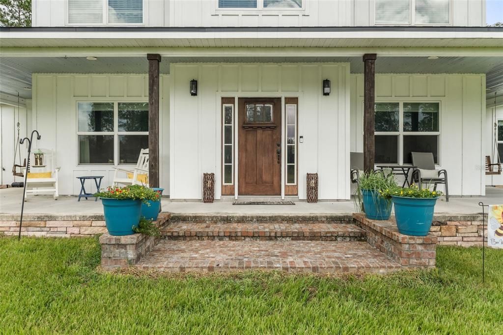 For Sale: $569,900 (4 beds, 2 baths, 2721 Square Feet)