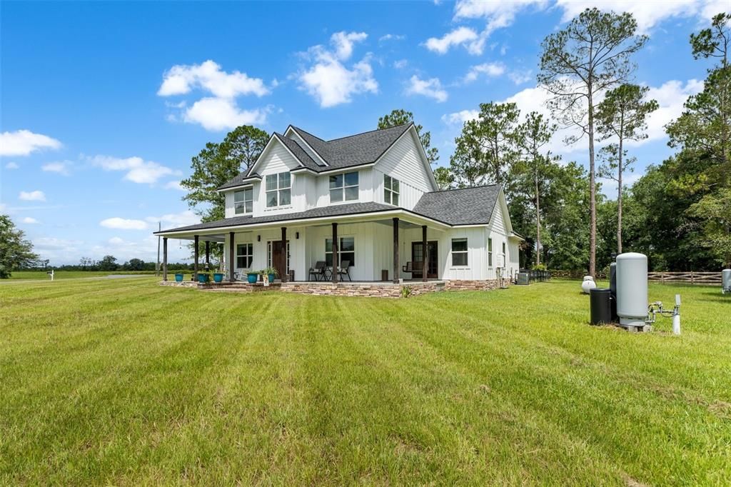 For Sale: $569,900 (4 beds, 2 baths, 2721 Square Feet)