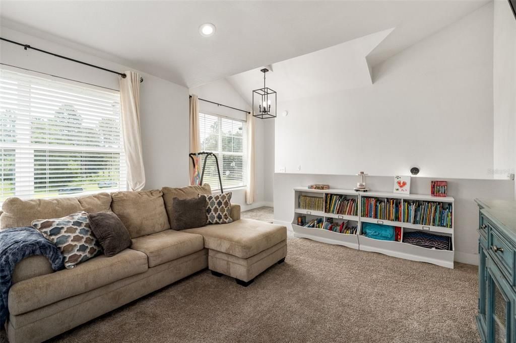 For Sale: $569,900 (4 beds, 2 baths, 2721 Square Feet)