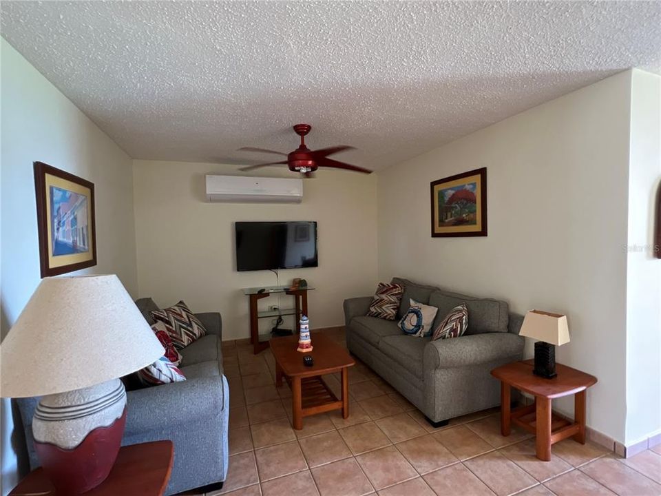 En Renta: $1,950 (1 camas, 2 baños, 900 Pies cuadrados)