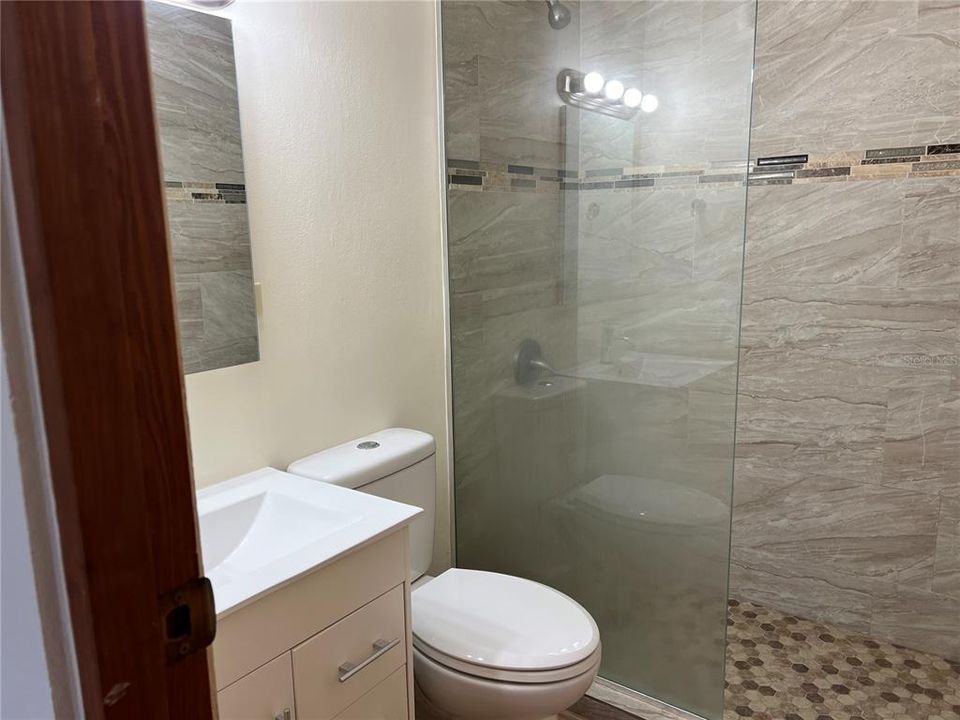 En Renta: $1,950 (1 camas, 2 baños, 900 Pies cuadrados)