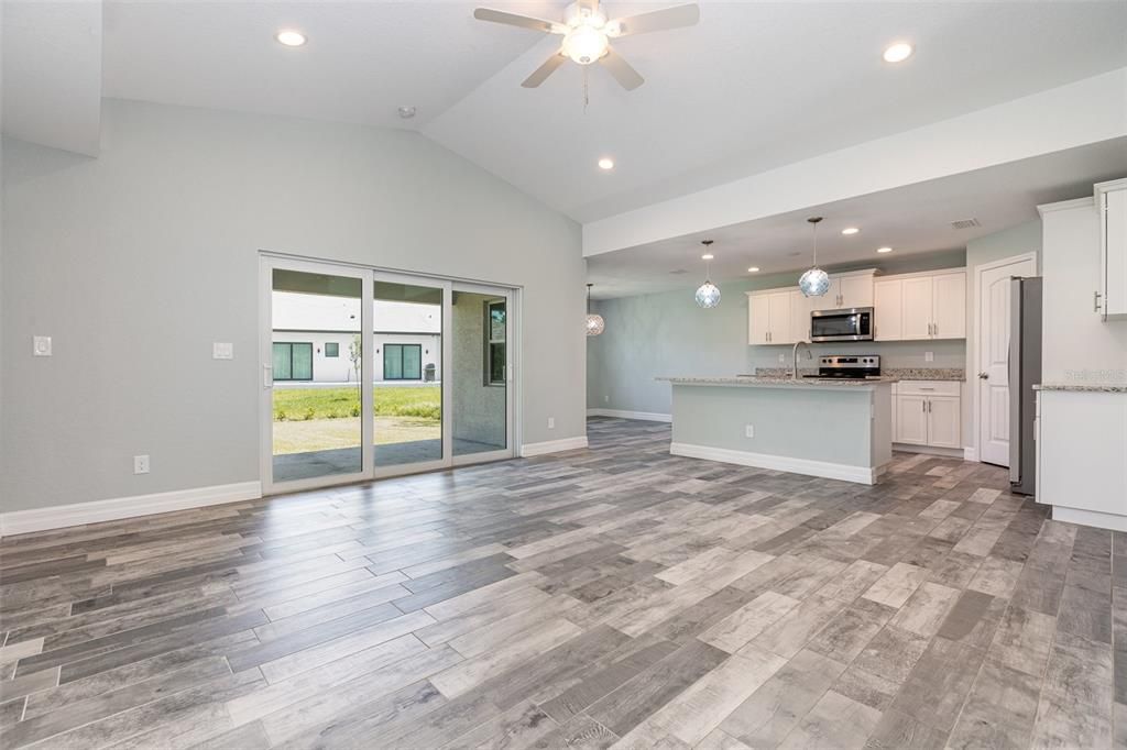 En Venta: $339,900 (3 camas, 2 baños, 1581 Pies cuadrados)