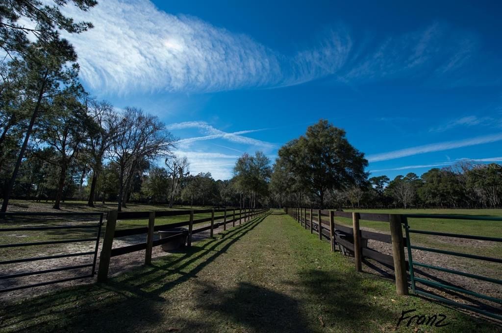 En Venta: $1,775,000 (14.71 acres)