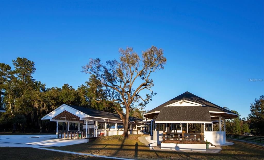 En Venta: $1,775,000 (14.71 acres)