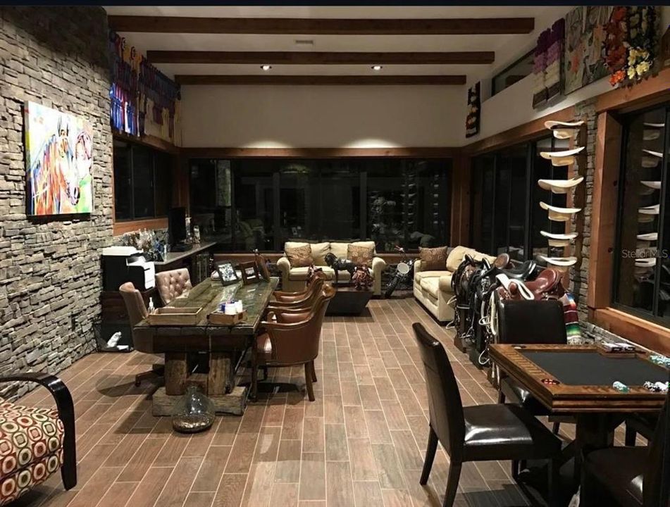 En Venta: $1,775,000 (14.71 acres)