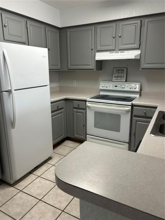 Active With Contract: $1,575 (2 beds, 2 baths, 1020 Square Feet)