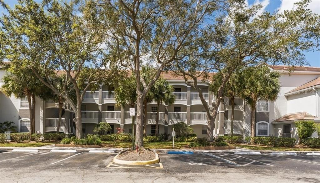 Active With Contract: $1,575 (2 beds, 2 baths, 1020 Square Feet)