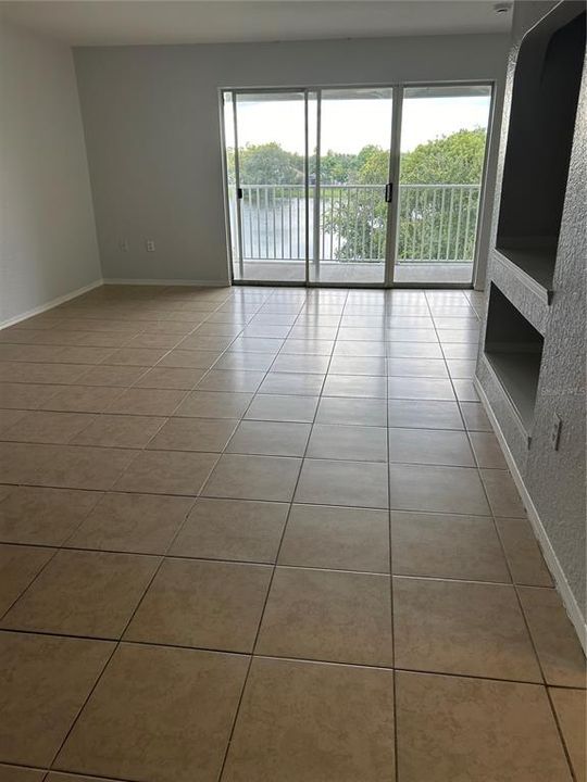 Active With Contract: $1,575 (2 beds, 2 baths, 1020 Square Feet)