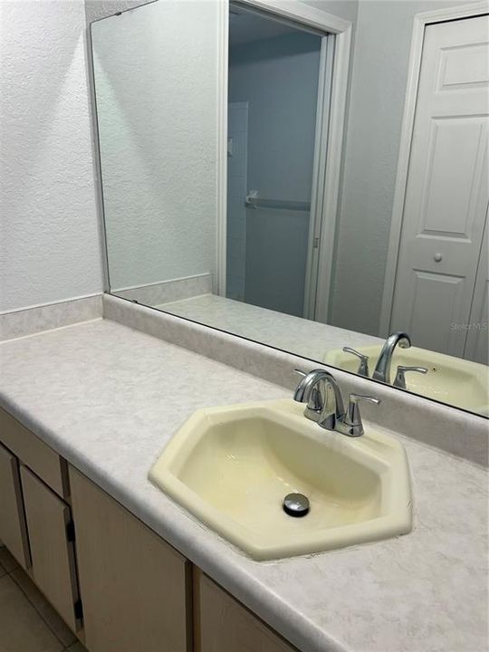 Active With Contract: $1,575 (2 beds, 2 baths, 1020 Square Feet)