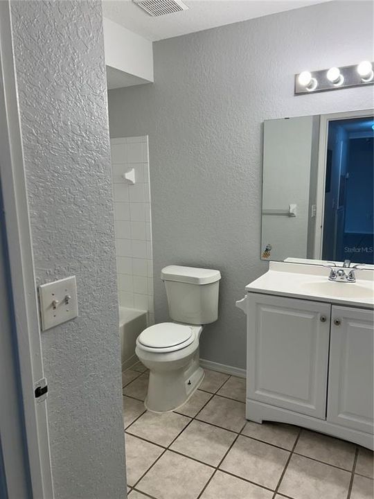 Active With Contract: $1,575 (2 beds, 2 baths, 1020 Square Feet)