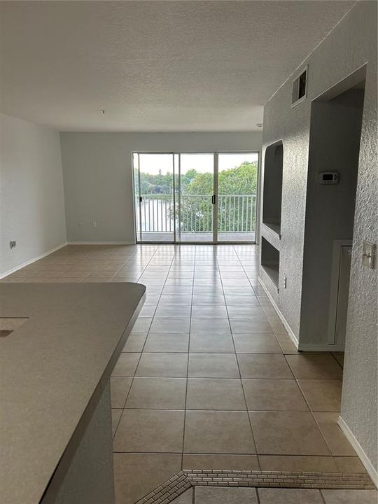 Active With Contract: $1,575 (2 beds, 2 baths, 1020 Square Feet)