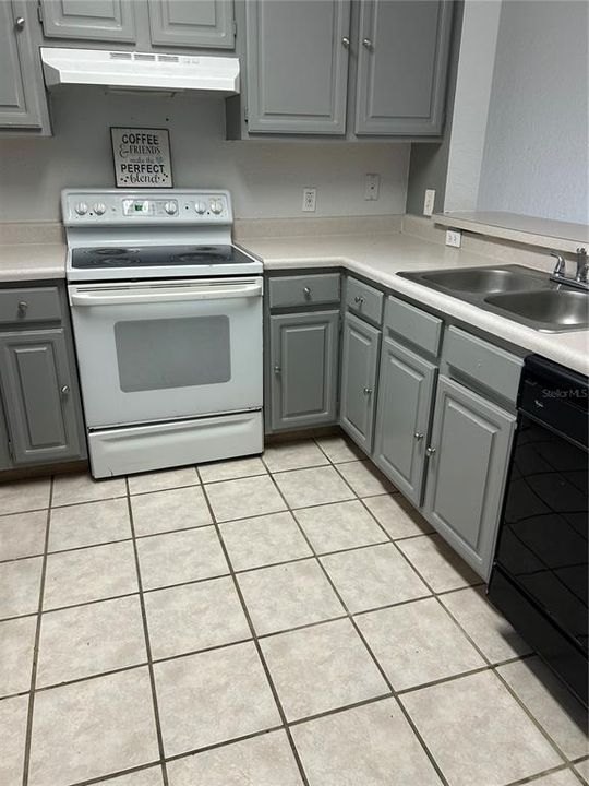 Active With Contract: $1,575 (2 beds, 2 baths, 1020 Square Feet)