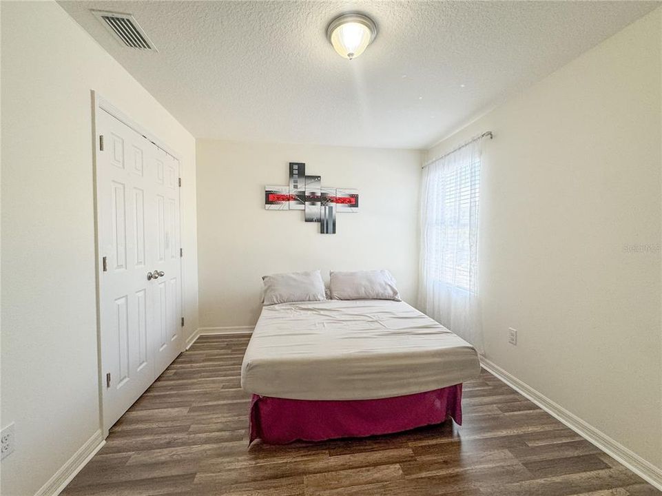 En Renta: $2,800 (5 camas, 2 baños, 2621 Pies cuadrados)