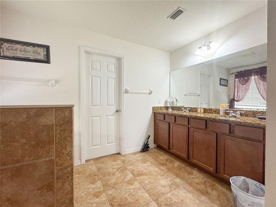 En Renta: $2,800 (5 camas, 2 baños, 2621 Pies cuadrados)