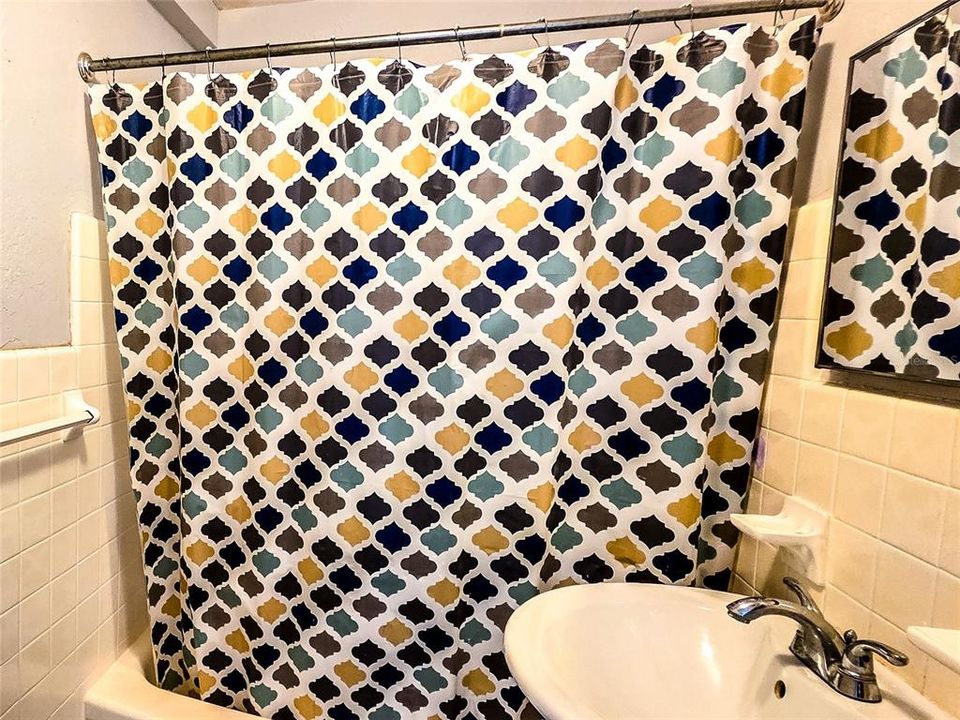 For Sale: $74,900 (1 beds, 1 baths, 708 Square Feet)