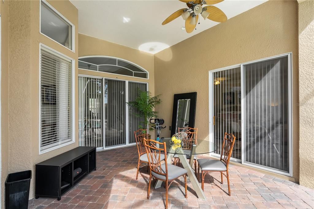 En Venta: $735,000 (6 camas, 4 baños, 3342 Pies cuadrados)