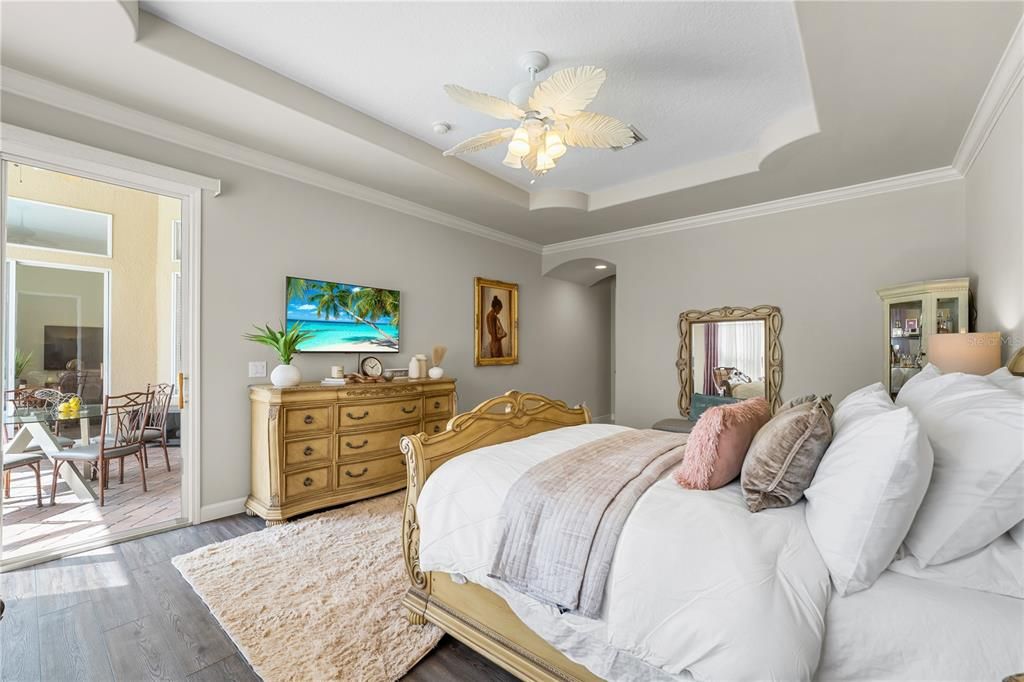 En Venta: $735,000 (6 camas, 4 baños, 3342 Pies cuadrados)