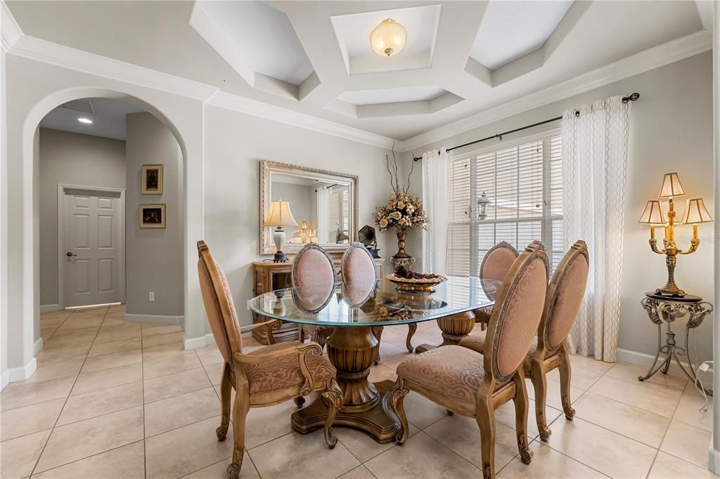 En Venta: $735,000 (6 camas, 4 baños, 3342 Pies cuadrados)