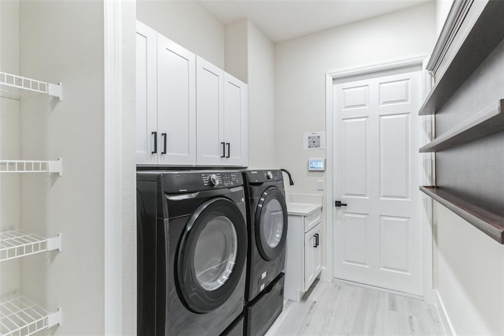 For Sale: $798,900 (4 beds, 3 baths, 2700 Square Feet)