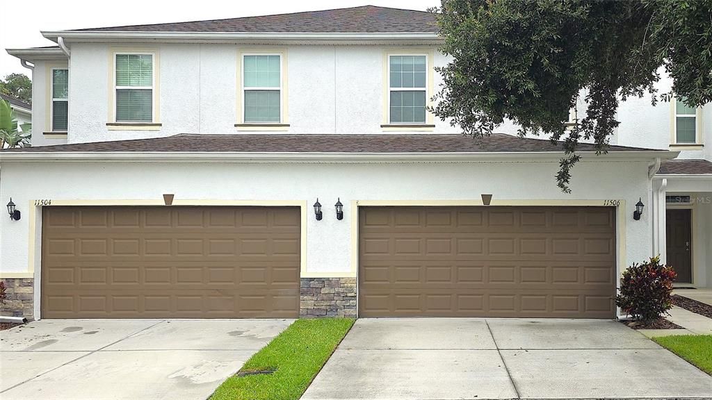 Recently Rented: $2,300 (3 beds, 2 baths, 1897 Square Feet)