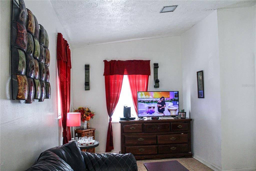 На продажу: $225,000 (2 спален, 0 ванн, 1035 Квадратных фут)