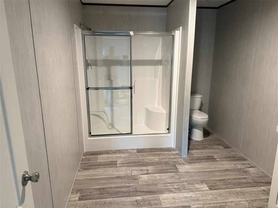 Под контрактом: $211,000 (3 спален, 2 ванн, 1456 Квадратных фут)