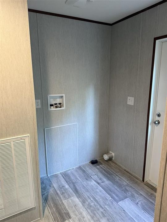 Под контрактом: $211,000 (3 спален, 2 ванн, 1456 Квадратных фут)