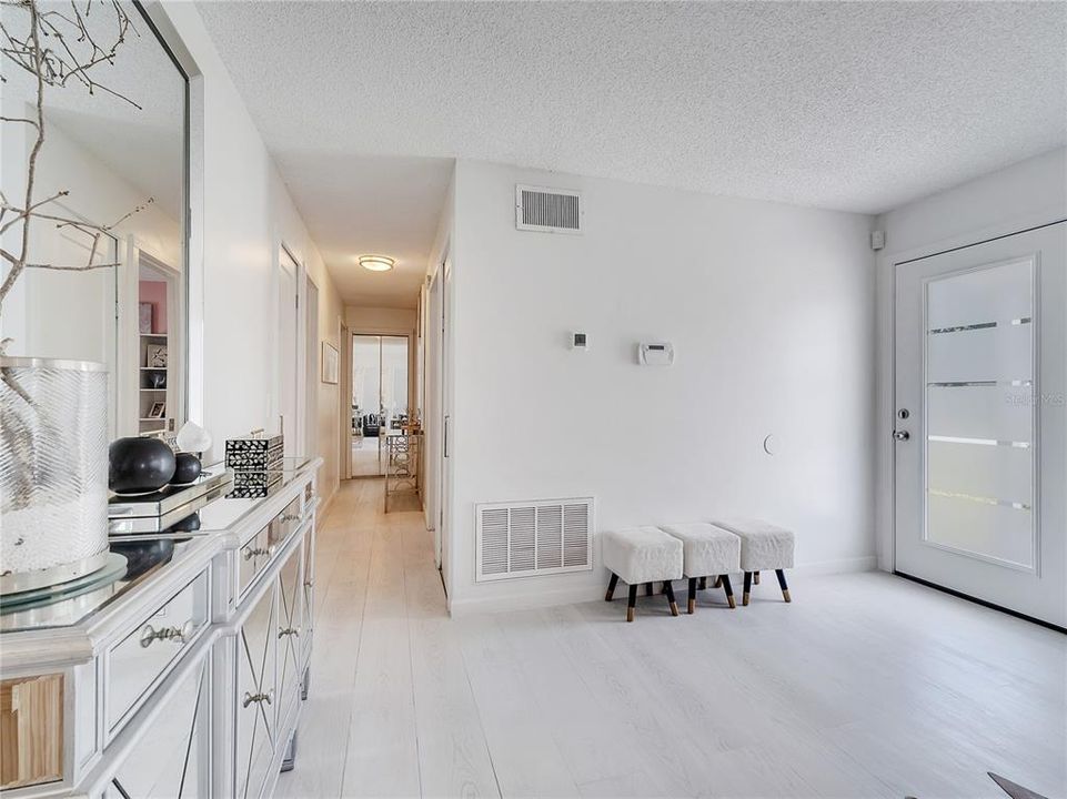 Active With Contract: $314,900 (3 beds, 2 baths, 1300 Square Feet)