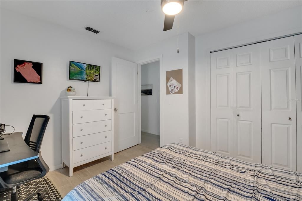 Active With Contract: $314,900 (3 beds, 2 baths, 1300 Square Feet)