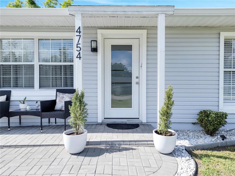 Active With Contract: $314,900 (3 beds, 2 baths, 1300 Square Feet)