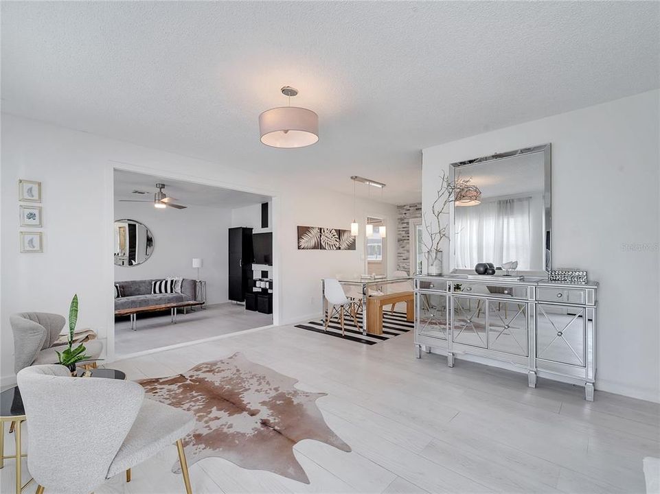 Active With Contract: $314,900 (3 beds, 2 baths, 1300 Square Feet)