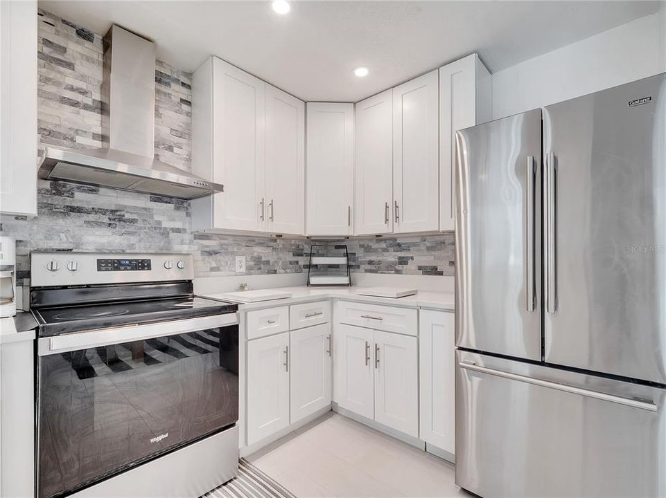 Active With Contract: $314,900 (3 beds, 2 baths, 1300 Square Feet)