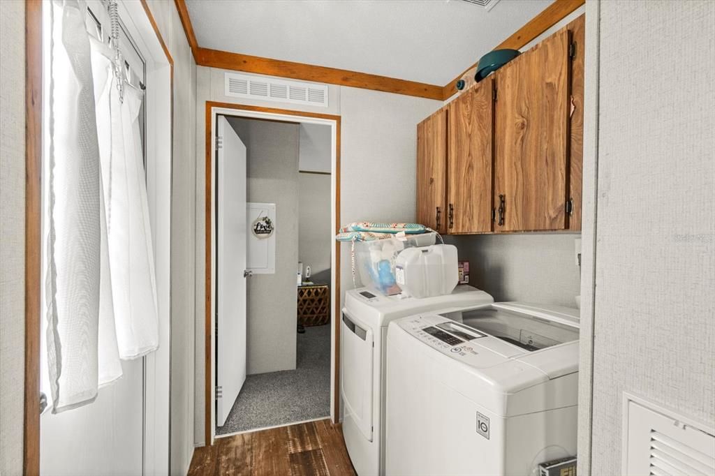 For Sale: $185,000 (2 beds, 2 baths, 840 Square Feet)