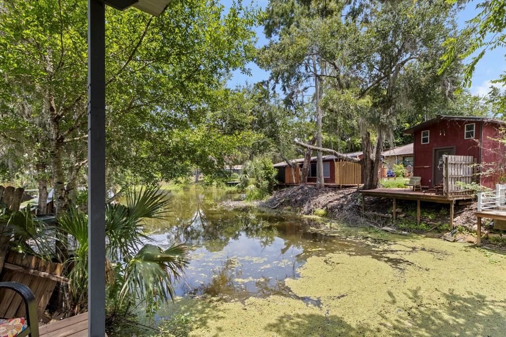 For Sale: $185,000 (2 beds, 2 baths, 840 Square Feet)