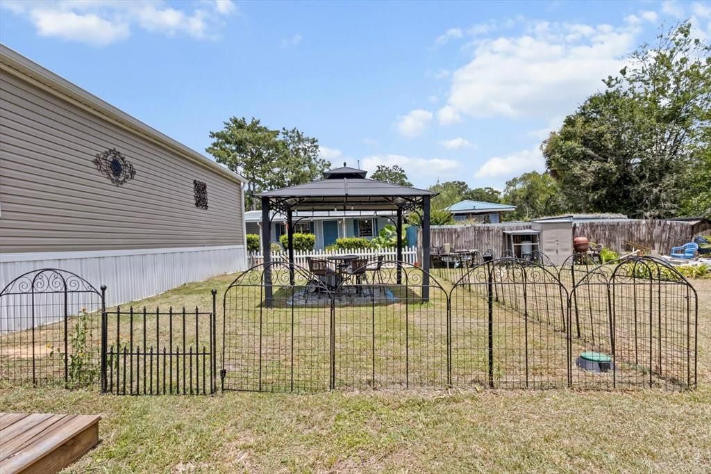 For Sale: $185,000 (2 beds, 2 baths, 840 Square Feet)