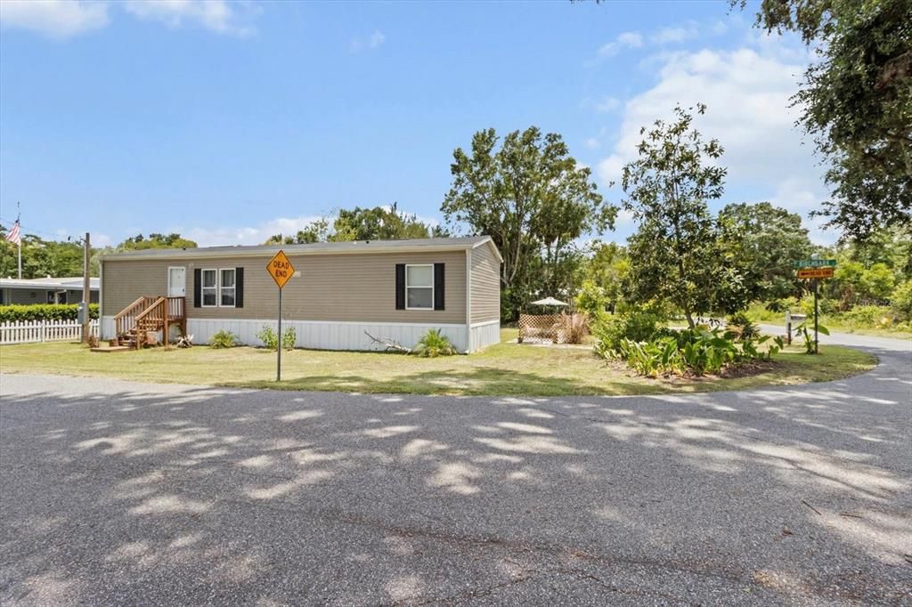 For Sale: $185,000 (2 beds, 2 baths, 840 Square Feet)