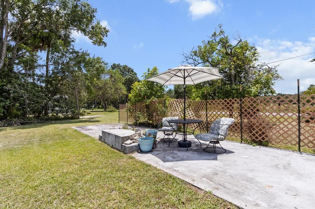 For Sale: $185,000 (2 beds, 2 baths, 840 Square Feet)