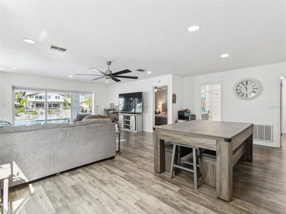 For Rent: $4,900 (5 beds, 3 baths, 3570 Square Feet)