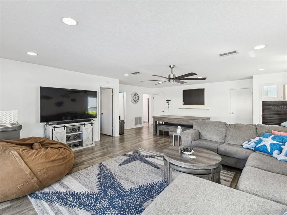 For Rent: $4,900 (5 beds, 3 baths, 3570 Square Feet)