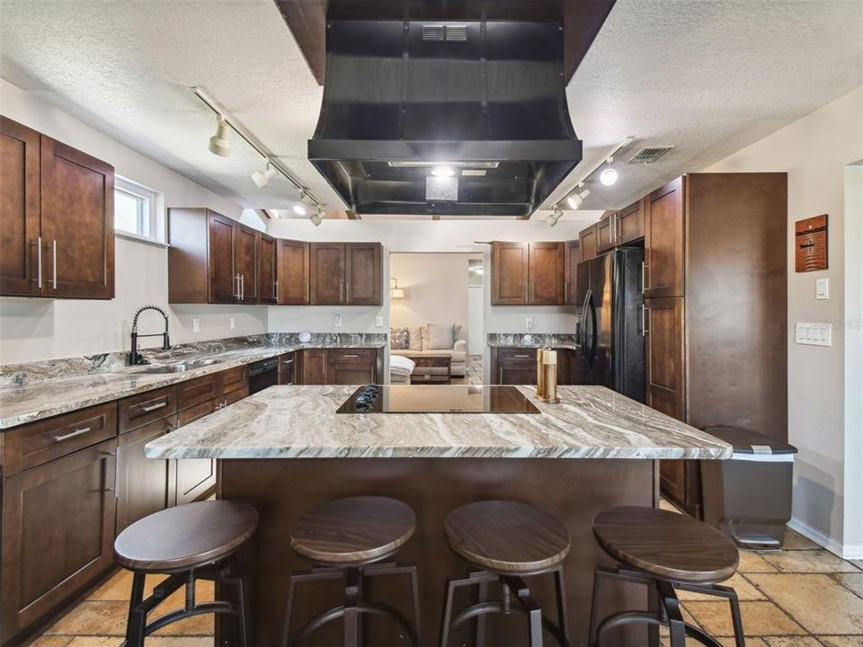 For Rent: $4,900 (5 beds, 3 baths, 3570 Square Feet)