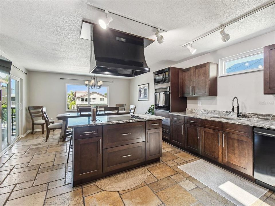 For Rent: $4,900 (5 beds, 3 baths, 3570 Square Feet)