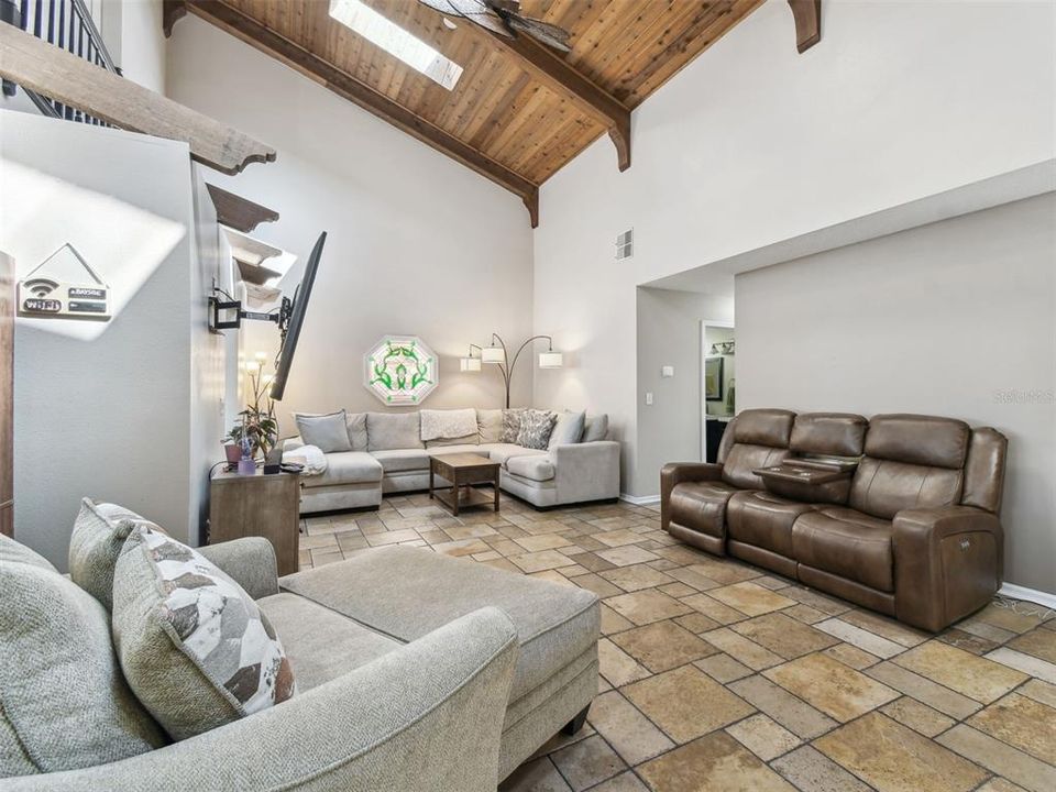 For Rent: $4,900 (5 beds, 3 baths, 3570 Square Feet)