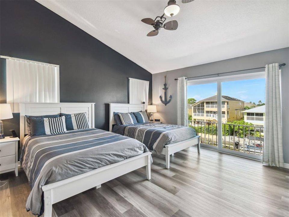 For Rent: $4,900 (5 beds, 3 baths, 3570 Square Feet)