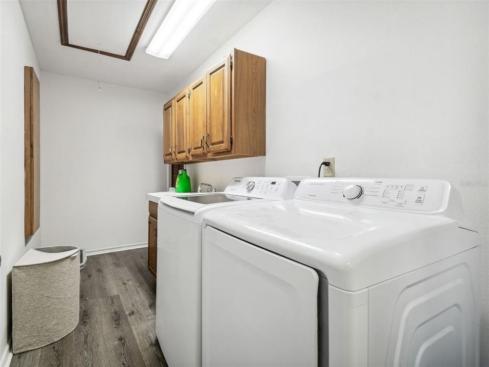 For Rent: $4,900 (5 beds, 3 baths, 3570 Square Feet)