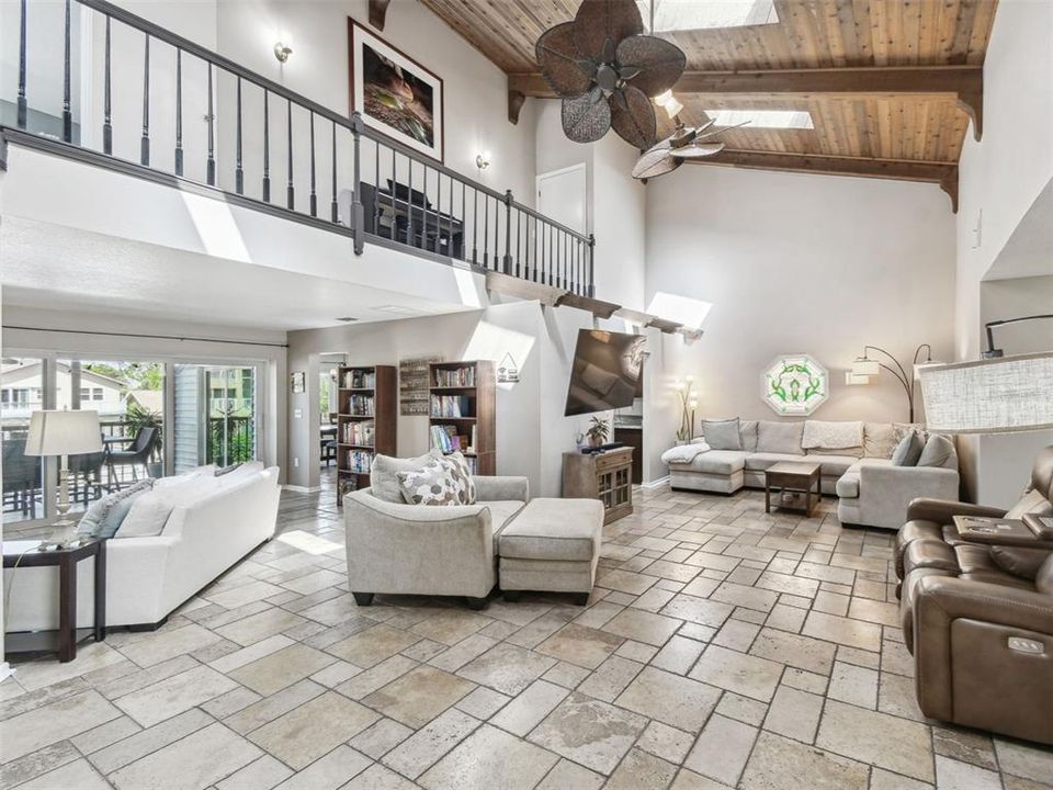 For Rent: $4,900 (5 beds, 3 baths, 3570 Square Feet)